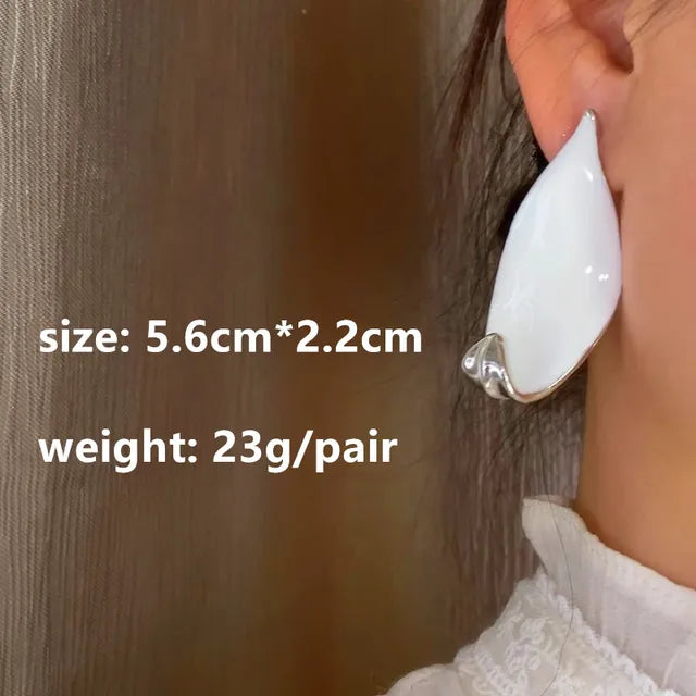 New Big Metal Stud Earring Love Heart Waterdrop for Women Gold Color Jewelry Palace Style Travel Gifts