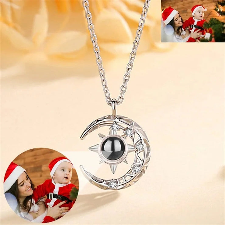 Personalized photo and image necklace from Europe and America, projection necklace, crescent pendant with photo necklace, ladies' moon jewelry