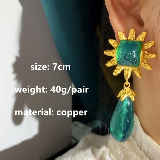 New Big Metal Stud Earring Love Heart Waterdrop for Women Gold Color Jewelry Palace Style Travel Gifts